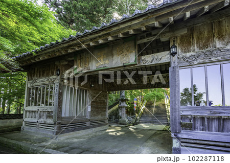 一畑薬師　仁王門　島根県出雲市 102287118