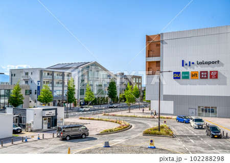 神奈川の海老名市の都市風景　海老名駅 102288298