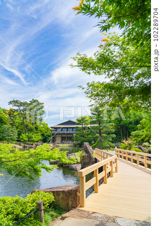 新緑の徳川園〈愛知県名古屋市〉 102289704