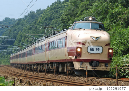 北陸本線 津幡ー倶利伽羅 JR西日本 489系 H04+Y33編成(金沢) はくたか 臨時 北陸本線 津幡ー倶利伽羅 JR西日本 489系 H04+Y33編成(金沢) はくたか 臨時 102291977