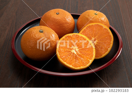 ミカン科の柑橘類、カラマンダリン 102293183