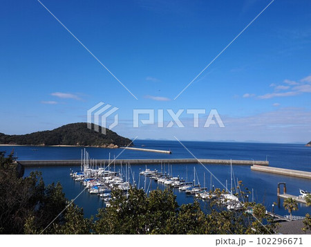 仁尾港・仁尾マリーナの風景 蔦島【香川県三豊市仁尾町】4 仁尾港・仁尾マリーナの風景 蔦島【香川県三豊市仁尾町】4 102296671