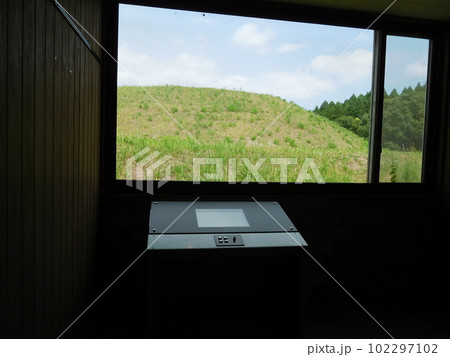 宮崎県の西都原古墳群 宮崎県の西都原古墳群 102297102