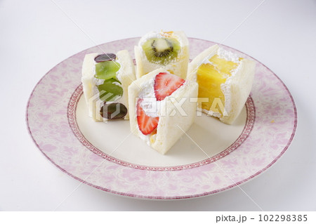 美味しいフルーツサンドイッチ 102298385