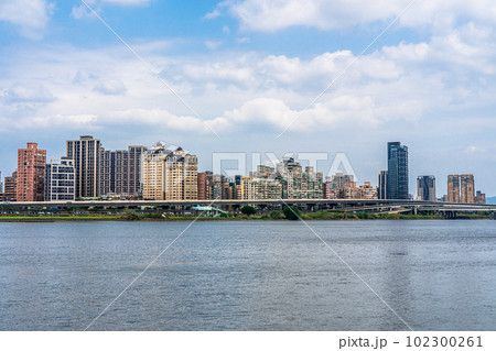 台湾　2023　台北市　淡水河　大稻埕埠頭 102300261