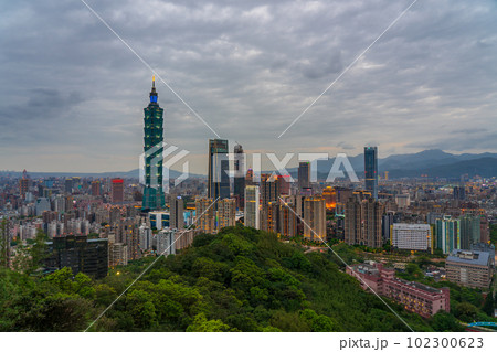 台湾　2023　台北101　象山眺望　夕景 102300623