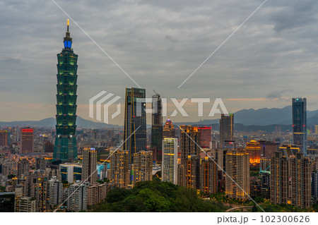台湾 2023 台北101 象山眺望 ライトアップ 台湾 2023 台北101 象山眺望 ライトアップ 102300626