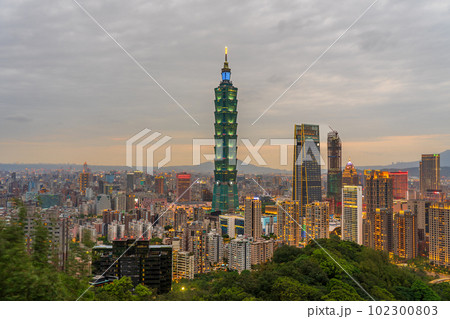 台湾 2023 台北101 象山眺望 夜景 台湾 2023 台北101 象山眺望 夜景 102300803
