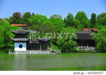 【大阪府】花博記念公園鶴見緑地の大池（中華人民共和国庭園） 102304257