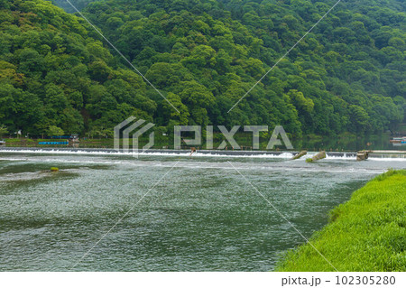 古都京都　嵯峨嵐山の夏　桂川 102305280