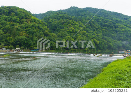 古都京都　嵯峨嵐山の夏　桂川 102305281