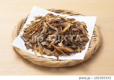 混合削り節(鯖節 むろあじ節 いわしの煮干し) 混合削り節(鯖節 むろあじ節 いわしの煮干し) 102305352