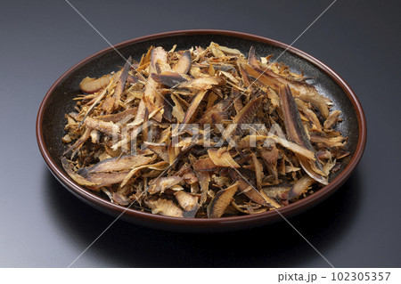 混合削り節（鯖節　むろあじ節　いわしの煮干し） 102305357