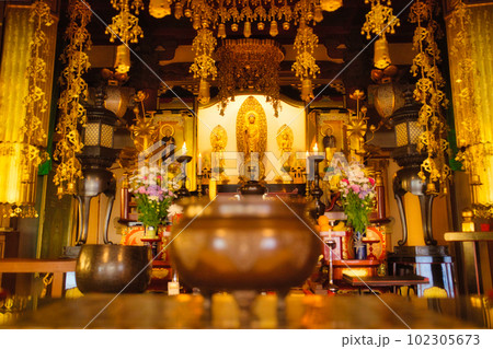 焼香炉と仏像 102305673