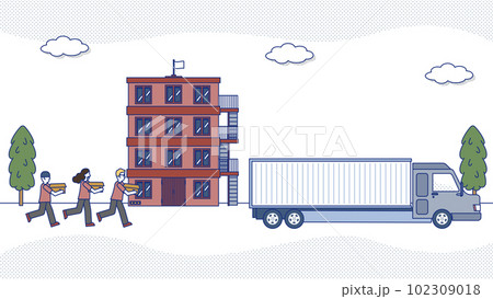 大型トラックで引越しをするスタートアップのメンバー 102309018