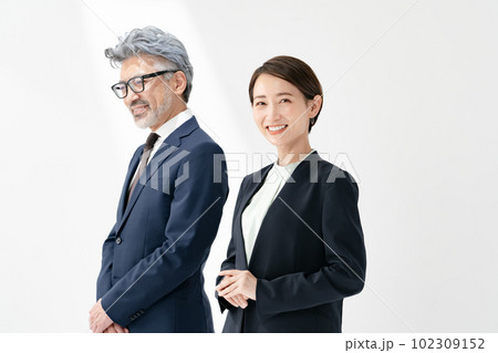 ビジネス　女性　男性　 102309152
