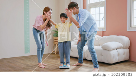 asian parent child weight measure 102309502