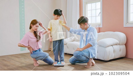 asian parent child weight measure 102309504