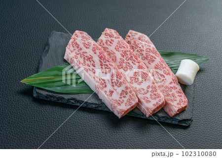 特上牛カルビ さんかく 特上牛カルビ さんかく 102310080