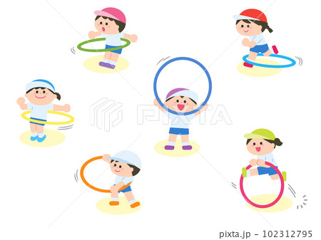 フラフープで遊ぶ子どもたち 102312795