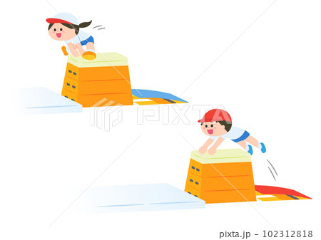 跳び箱を跳ぶ子どもたち 102312818