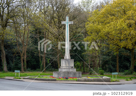 The war memorial in Chislehurst, Kent, UK. The war memorial is on Chislehurst Commons at the intersection of Bromley Rd and Centre Common Rd. Chislehurst is in the Borough of Bromley, Greater London. The war memorial in Chislehurst, Kent, UK. The war memorial is on Chislehurst Commons at the intersection of Bromley Rd and Centre Common Rd. Chislehurst is in the Borough of Bromley, Greater London. 102312919