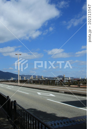潮風大橋(兵庫県芦屋市)橋上からの風景 102313547