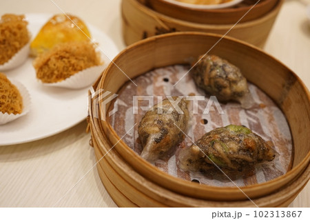 飲茶 ニラ饅頭 飲茶 ニラ饅頭 102313867