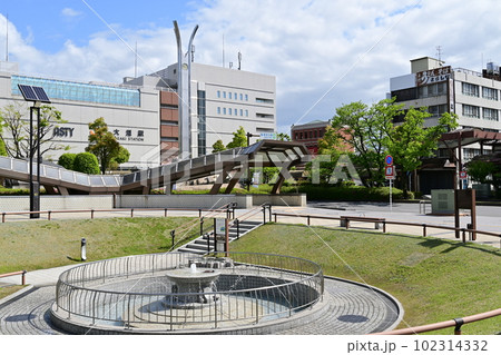 大垣駅前の公園と湧水(水都の泉) 大垣駅前の公園と湧水(水都の泉) 102314332