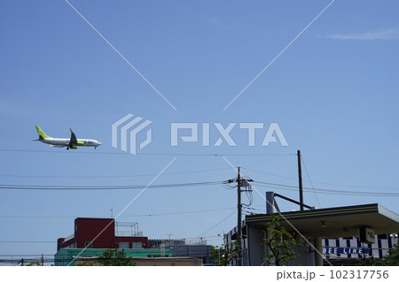 東京都大田区の城南島の風景 102317756