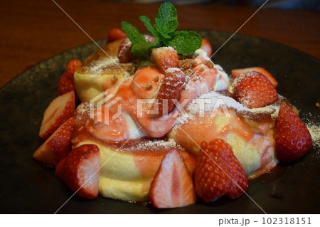苺のパンケーキ 苺のパンケーキ 102318151