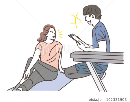 ジムでカウンセリングをする男性と女性会員 102321908