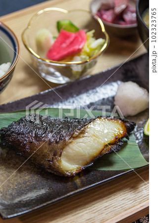 銀鱈西京焼き 102323765