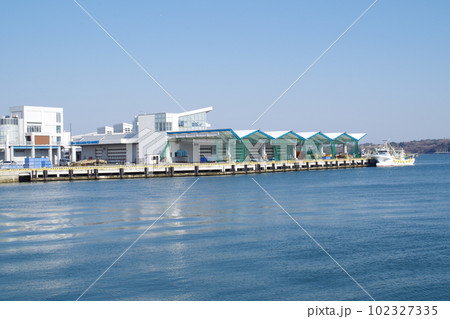 塩釜魚市場の建物の景色 102327335
