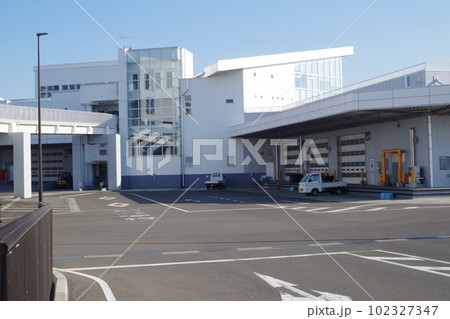 塩釜魚市場の建物の景色 塩釜魚市場の建物の景色 102327347