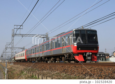 名鉄本線　黒田駅付近を走る3150系電車 102328420