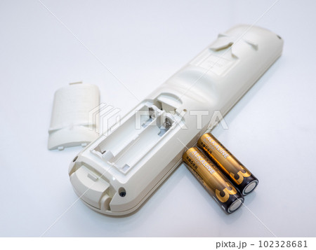 リモコンの電池交換(単3電池) リモコンの電池交換(単3電池) 102328681