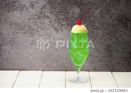 メロンソーダ　クリームソーダ 102329063