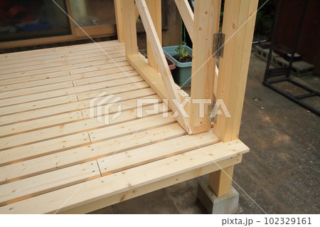 DIYで造ったウッドデッキ 102329161