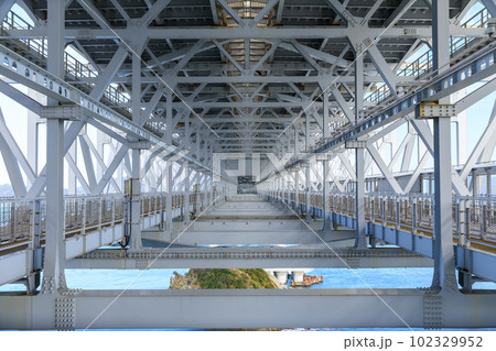 徳島_大鳴門橋内部の空間（四国新幹線用） 102329952