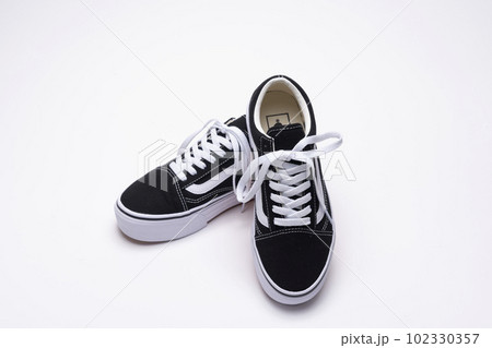スニーカー 102330357