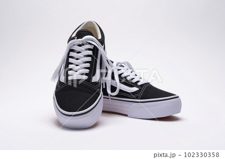 スニーカー 102330358