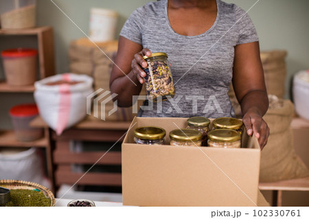 Products  102330761