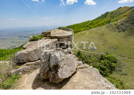 北九州国定公園平尾台 鬼の唐手岩 福岡県京都郡苅田町 北九州国定公園平尾台 鬼の唐手岩 福岡県京都郡苅田町 102331069