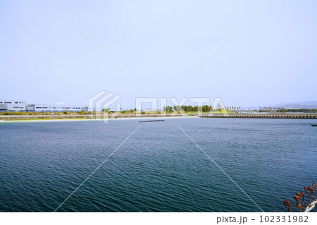 大阪　貝塚　防波堤からの二色の浜公園（泉佐野市）（晩春） 102331982