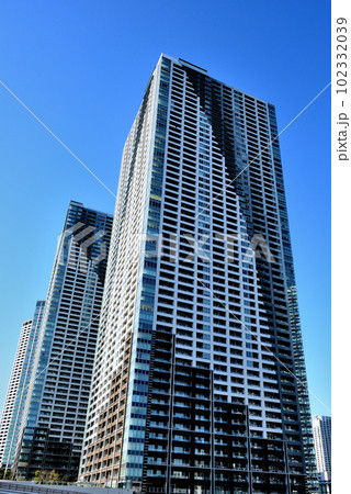 東京 中央区勝どきの高層マンション群の風景 東京 中央区勝どきの高層マンション群の風景 102332039