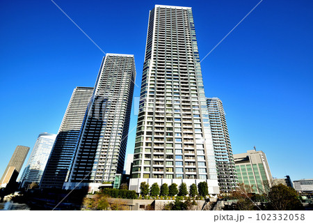 東京 中央区勝どきの高層マンション群の風景 東京 中央区勝どきの高層マンション群の風景 102332058