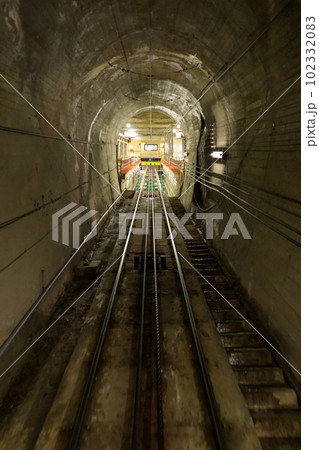 富山_黒部ケーブルカー観光風景 富山_黒部ケーブルカー観光風景 102332083