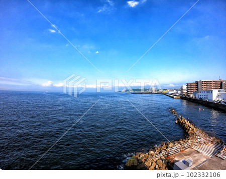 【神奈川】横須賀　海釣り公園から見た風景 102332106