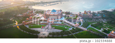 Emirates palace in Abu Dhabi , one of the famous travel spots in UAE capital city 102334888